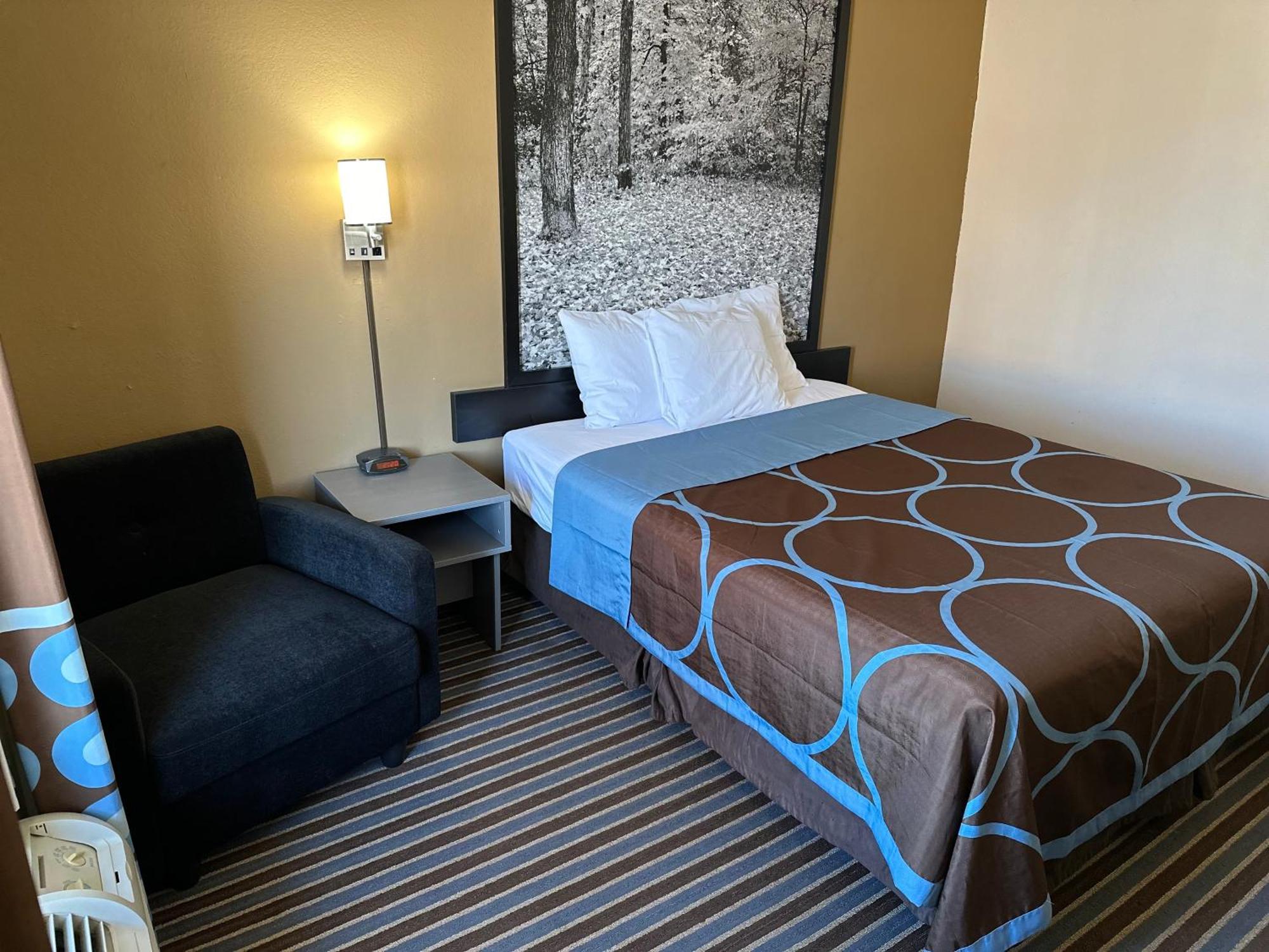 Отель Super 8 By Wyndham Columbia Clark Lane Экстерьер фото