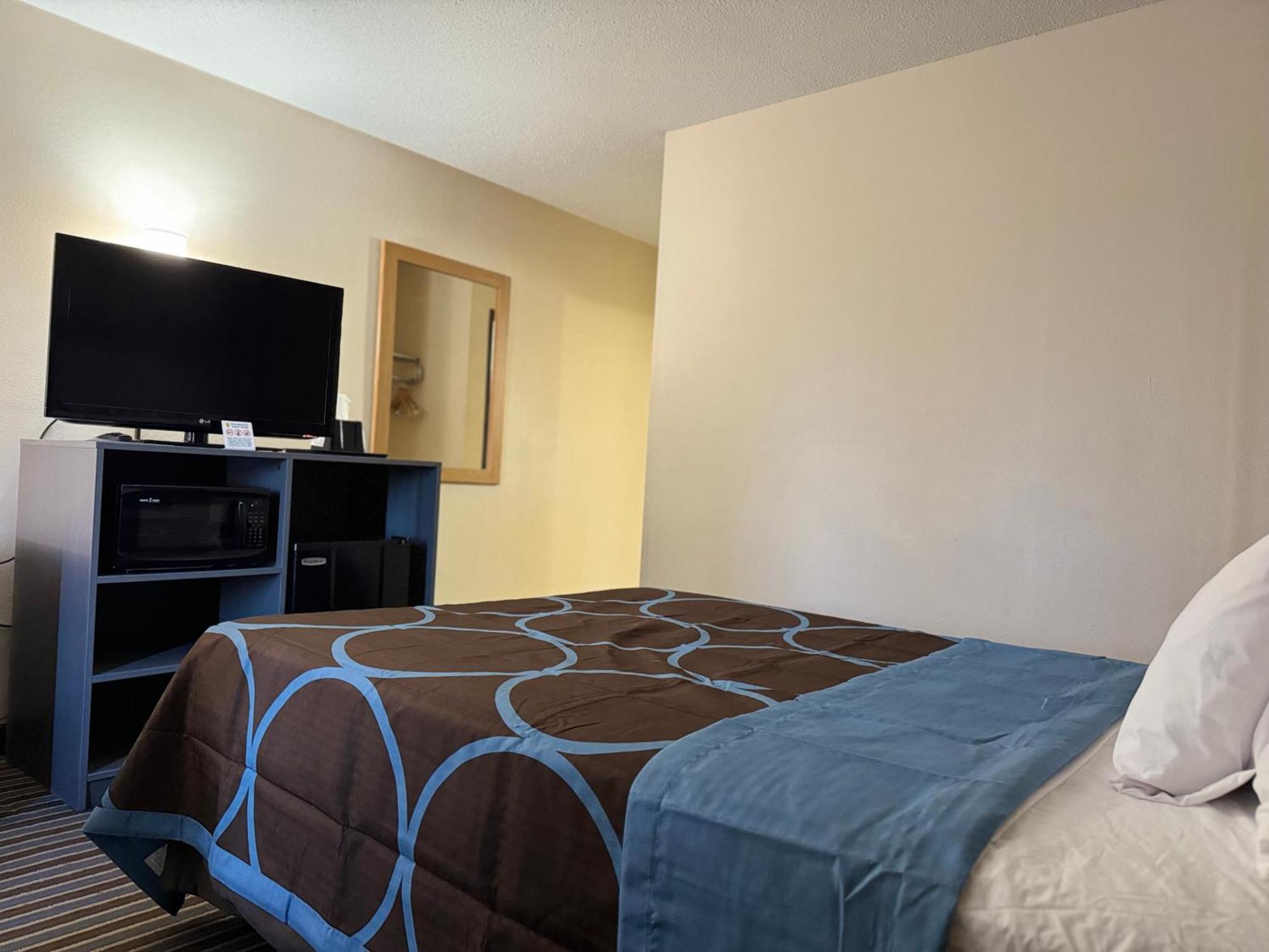 Отель Super 8 By Wyndham Columbia Clark Lane Экстерьер фото