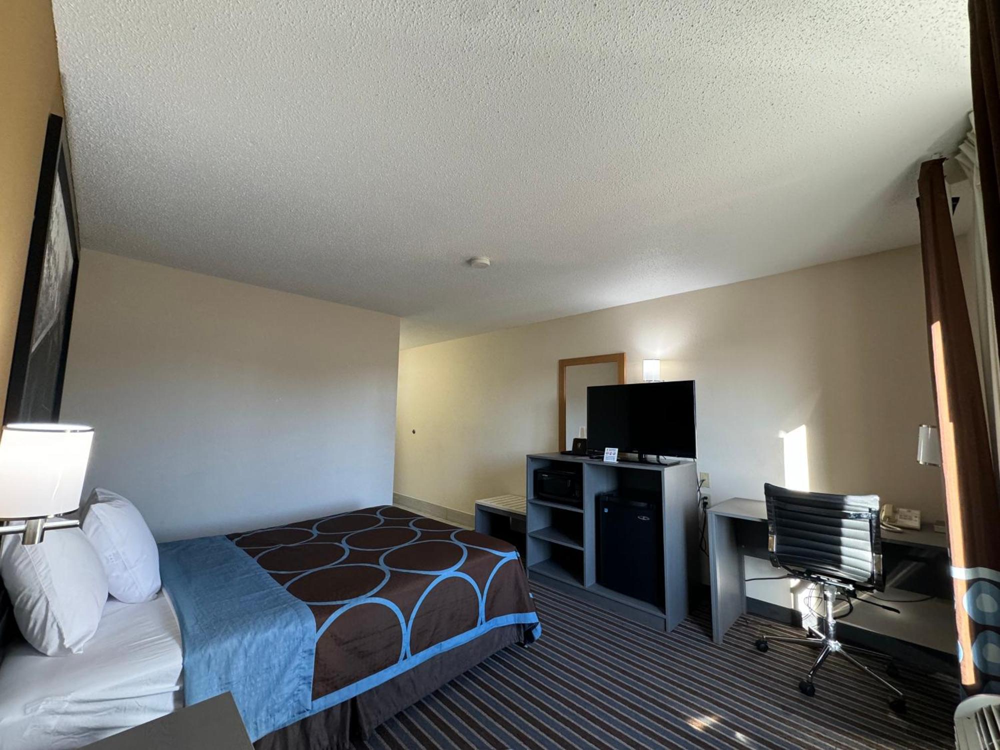 Отель Super 8 By Wyndham Columbia Clark Lane Экстерьер фото