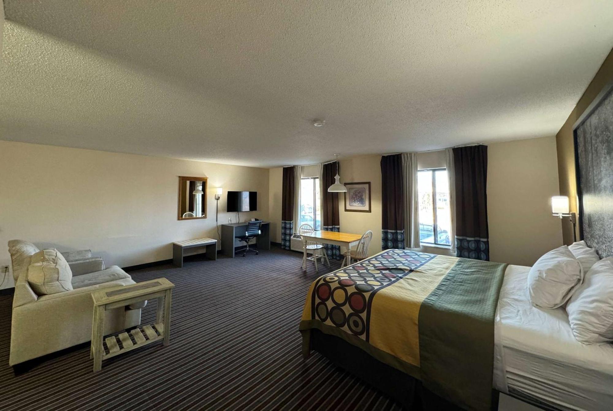 Отель Super 8 By Wyndham Columbia Clark Lane Экстерьер фото
